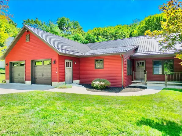 2760 Kenlo Woods Dr, Nashport, OH 43830