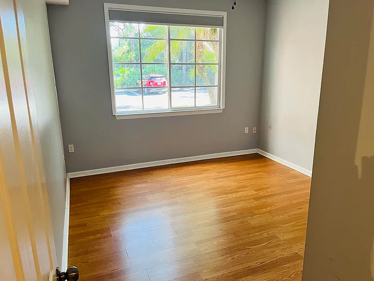 6101 Myrtlewood Cir W — Photo 9