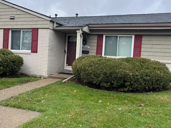 25924 Franklin Pointe Dr, Southfield, MI 48034