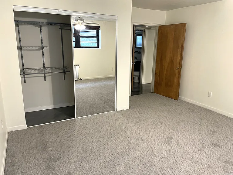 Virginia Apartments — Photo 22