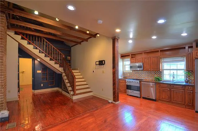 Building Photo - 919 Jackson Ave #C