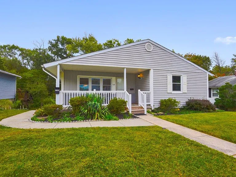128 Greenmeadow Dr — Photo 1