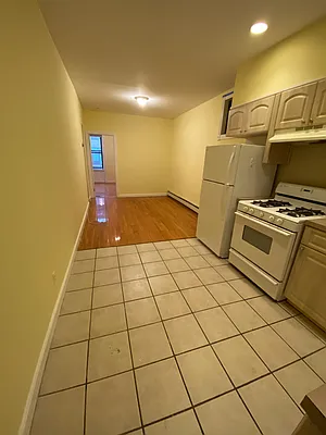 Rented by Standard Living Realty Inc | media 25