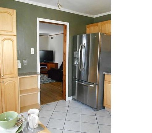 5th image of 2945 Tyler Ave