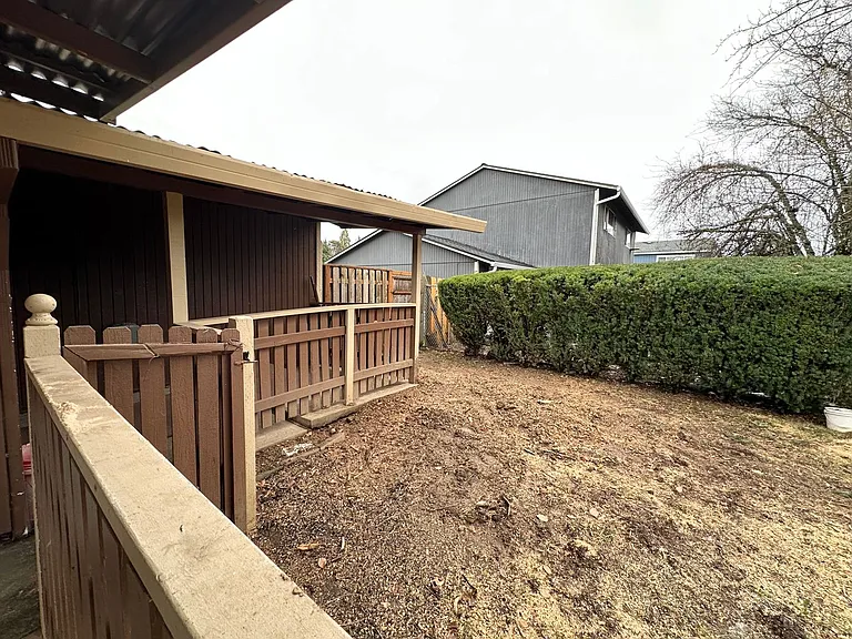 2795 N Clark Ct — Photo 18
