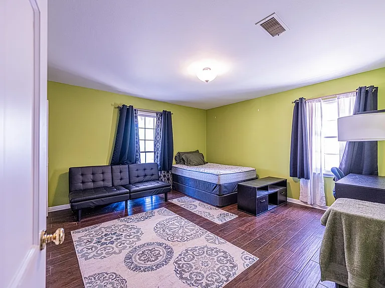 2818 Frontier Dr — Photo 16
