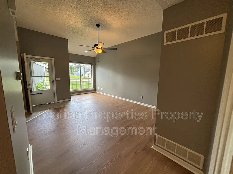 1404 E 21st Ter #1 — Photo 3