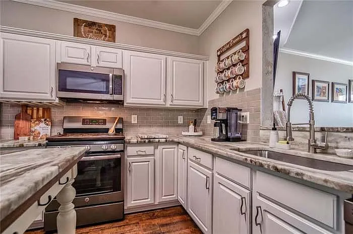 4003 Edgecomb Dr — Photo 18