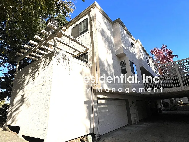 3156 Swallows Nest Dr — Photo 2