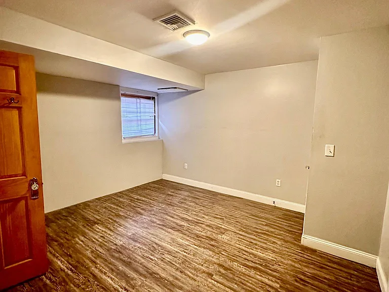 28 E Grand Ave #BB-0 — Photo 5