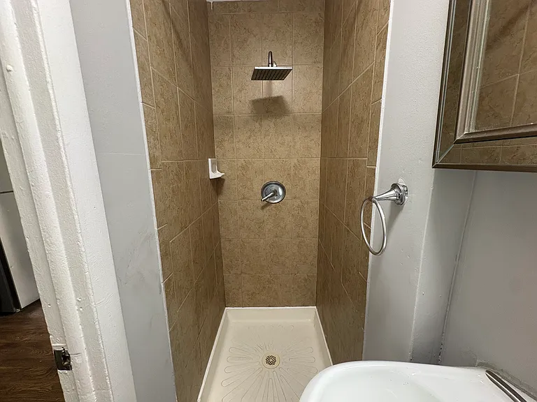 228 S 5th St #2A — Photo 9