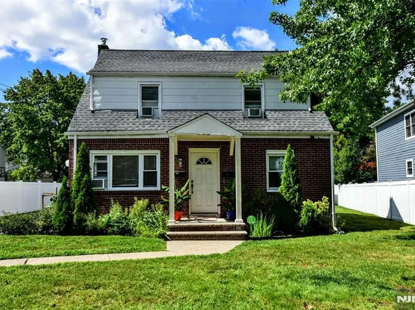 420 S Prospect Ave, Bergenfield, NJ 07621