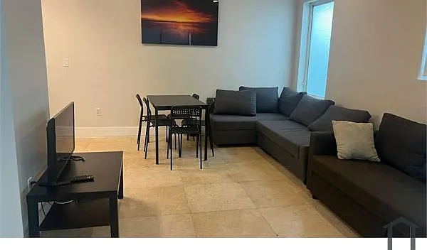 650 Euclid Ave #104 — Photo 9