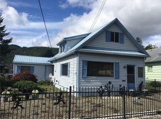 1220 Larch St, Raymond, WA 98577