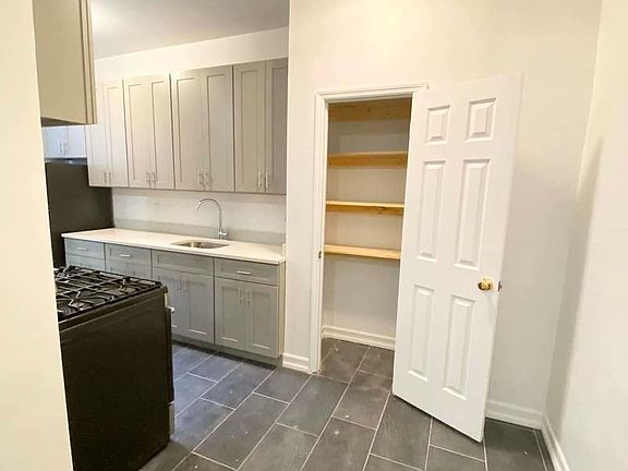 4th image of 49 E 19th St #19