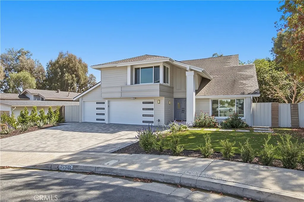 4 bed, 3.5 bath, 2474 sqft, $6,495 — Photo 2