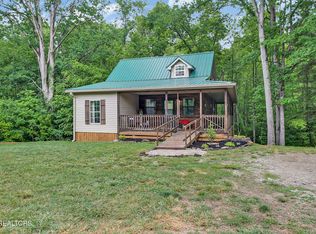 1421 Taylor Place Rd, Jamestown, TN 38556