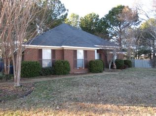 514 Golden Eagle Dr, Byram, MS 39272
