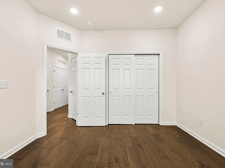 105 Vaughn Dr — Photo 38
