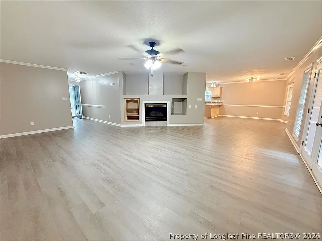 3 bed, 2.0 bath, 1729 sqft, $1,800 — Photo 4