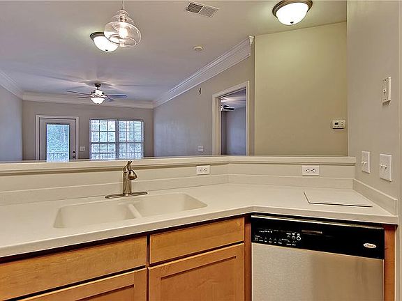 Kitchen breakfast bar