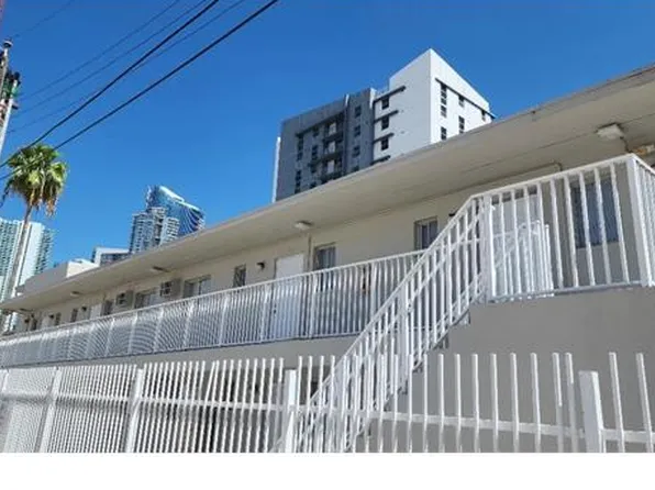 134 NW 11th St, Miami, FL 33136
