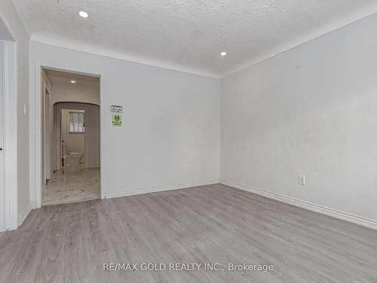 55 Hamilton St — Photo 4