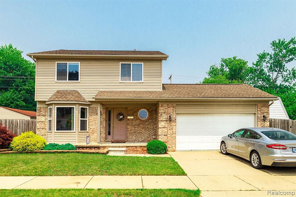 330 Clinton St, Wyandotte, MI 48192 Zillow