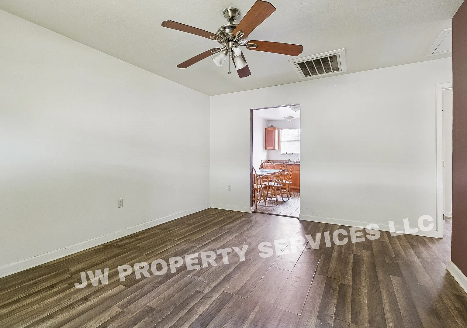 204 Wilker Neal Ave. — Photo 4