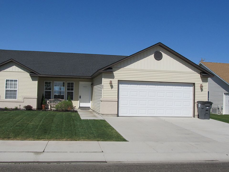 1st image of 520 Cayuse Creek Dr