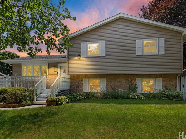 10113 W Crissy Ave, Beach Park, IL 60099