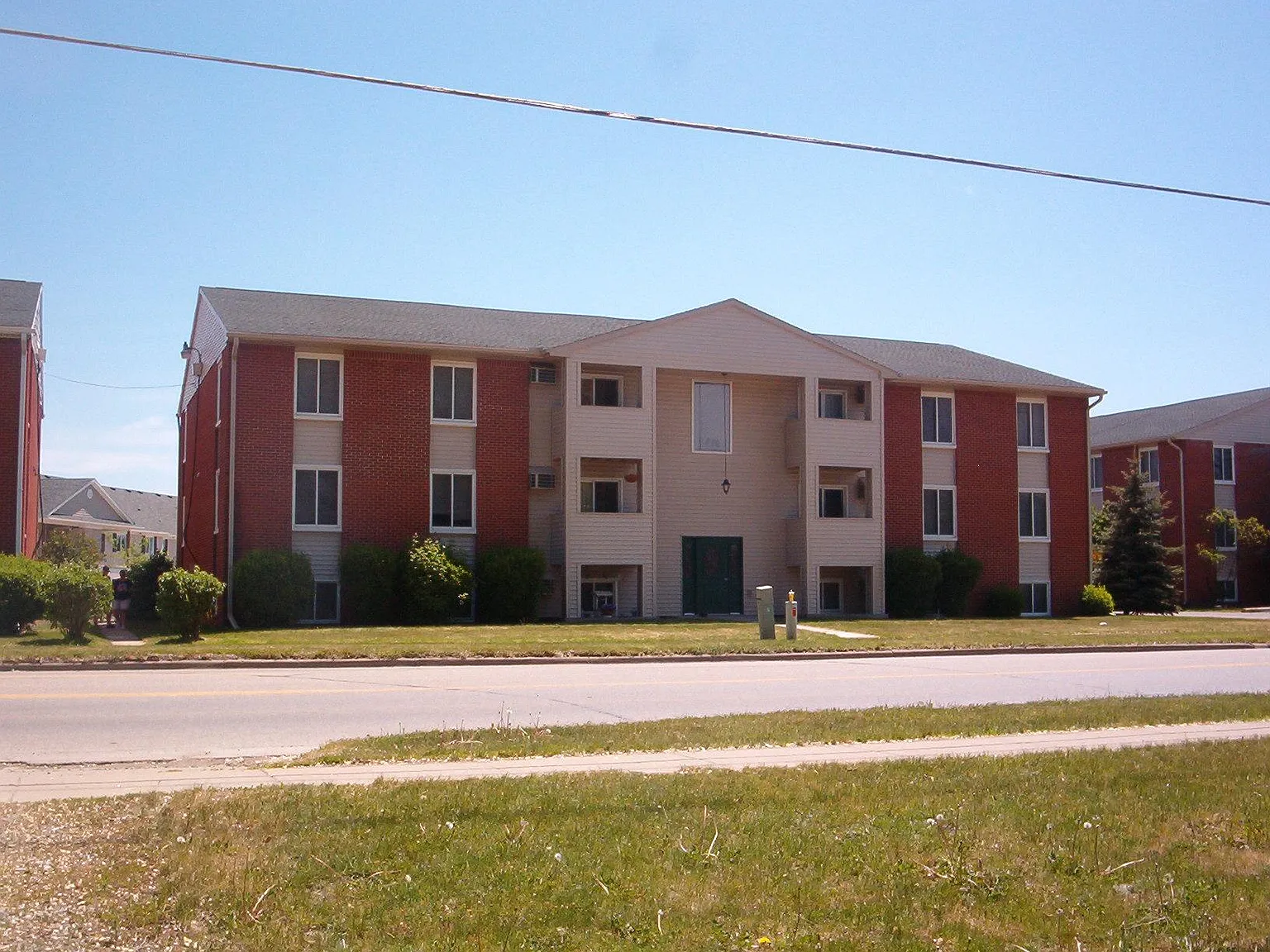 2 bed, 864 sqft, $950 — Photo 1