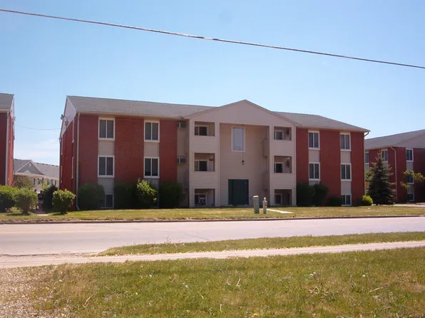 633 S Grand Ave, Fowlerville, MI 48836