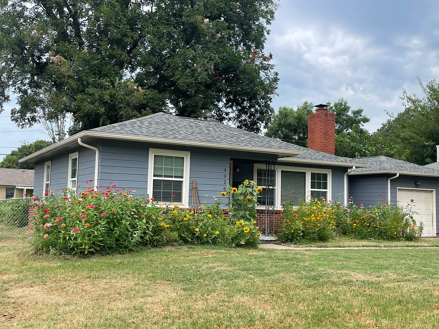 2 bed, 900 sqft, $1,200 — Photo 2