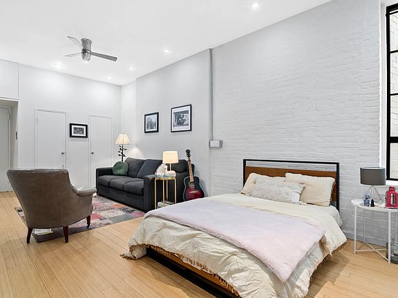 4th image of 720 Greenwich St APT 2M