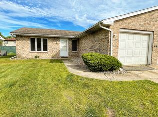 150 Meadows Cir #154, Crown Pt, IN 46307