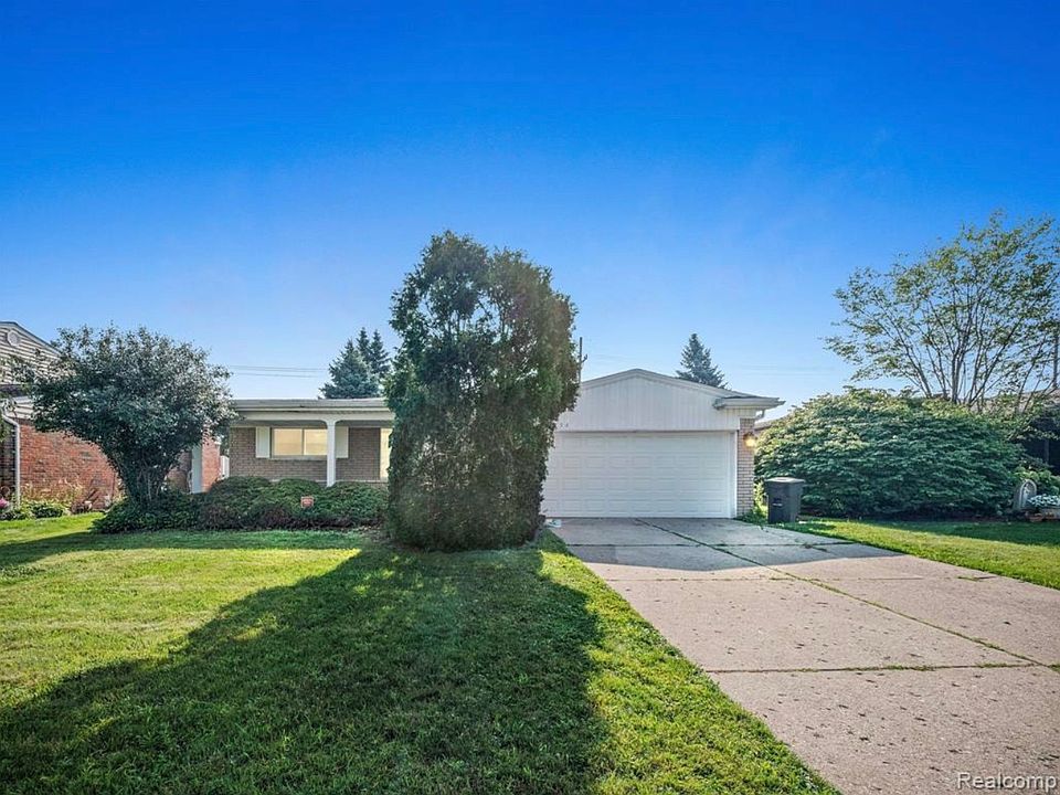 1st image of 34294 Greentrees Rd