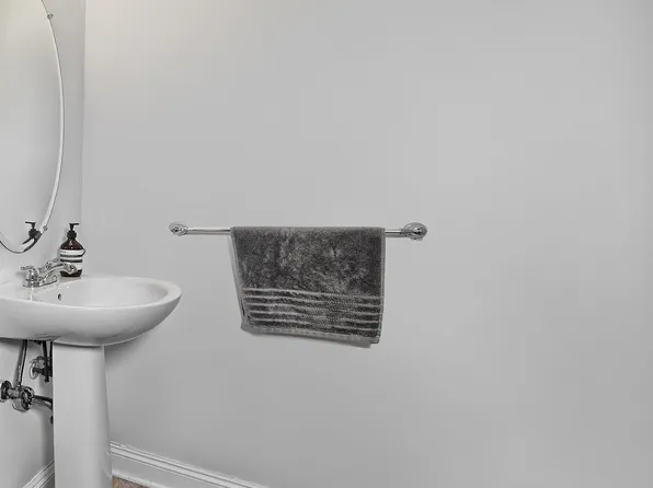 454 Albany Court image 6 of 29