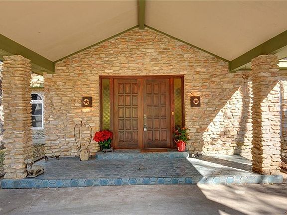 3rd image of 306 Rolling Hill Dr