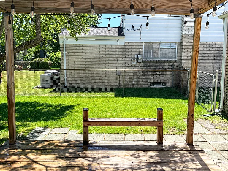 39618 Birchwood Dr — Photo 3