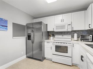 9700 Sunrise Lakes Blvd #101, Sunrise, FL 33322