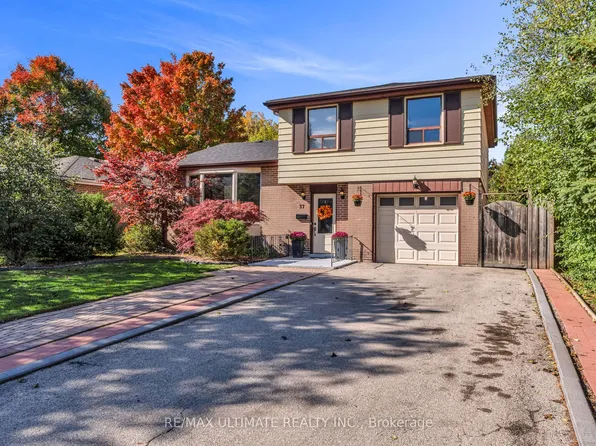 37 Banbury Ct, Brampton, ON L6T 1Y9