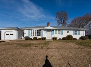 53 Kingswood Rd, Bristol, RI 02809