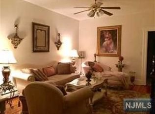 6 May St, Wallington, NJ 07057