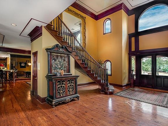 5th image of 3122 Lake Park Dr
