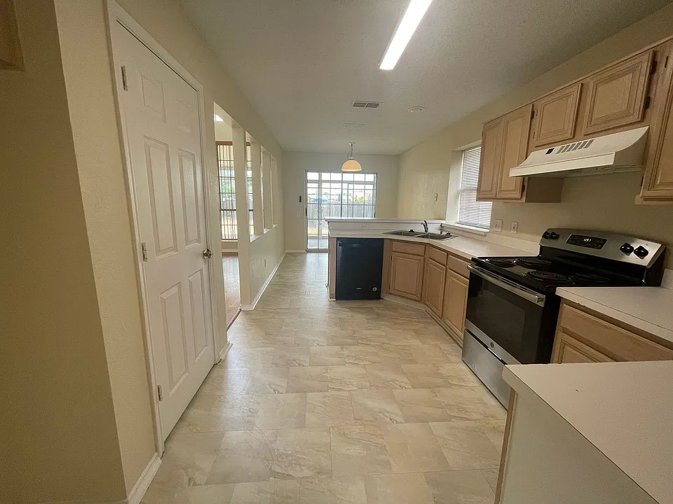 3412 Derby Ct