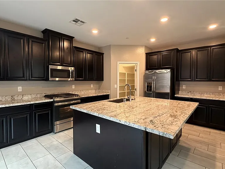 6943 Denio Island St — Photo 10