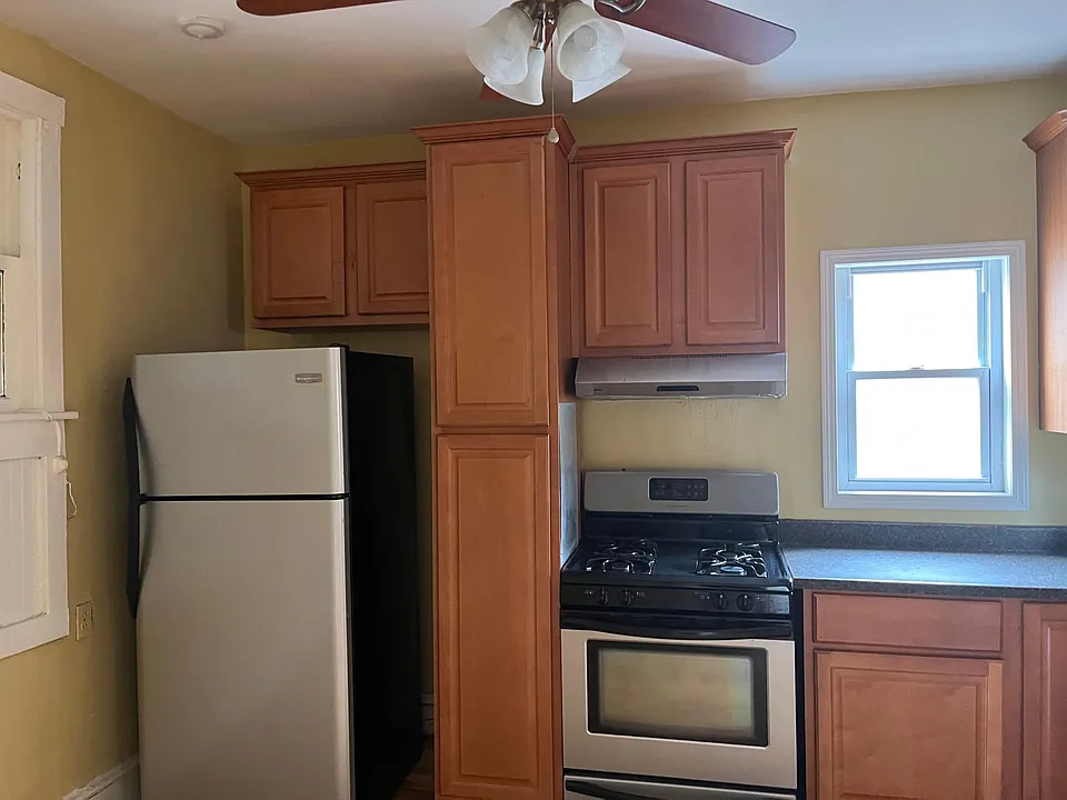 62 W 74th St #2