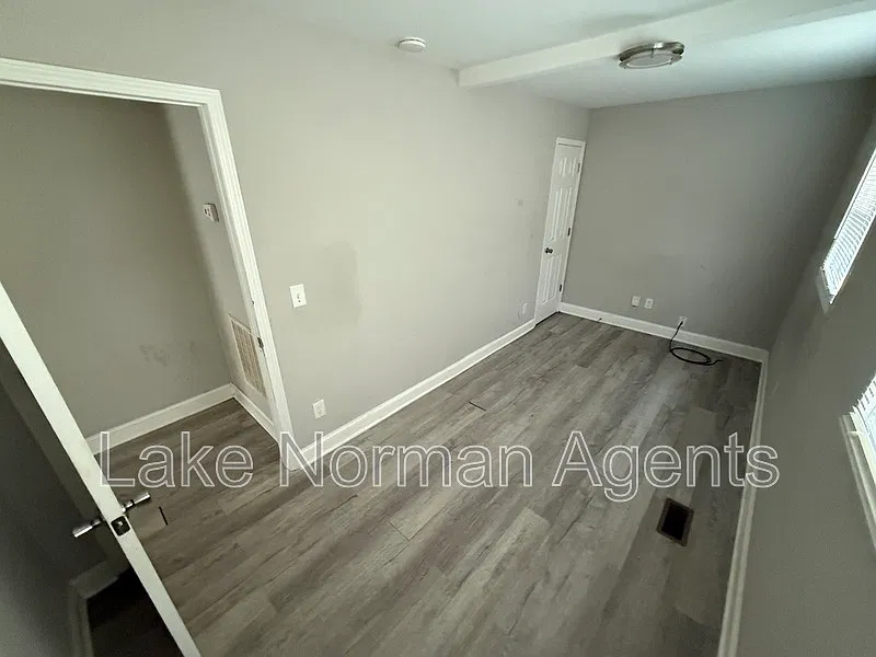 2 bed, 1.0 bath, 600 sqft, $995 — Photo 3