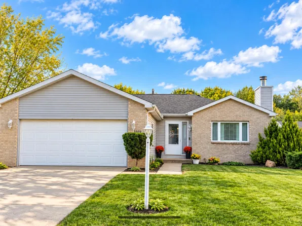 1469 Admiral Dr, Porter, IN 46304